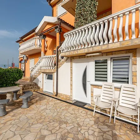 Nena Apartament Vir