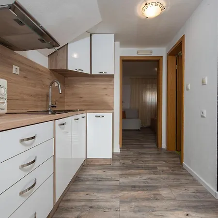 Apartment Nena *