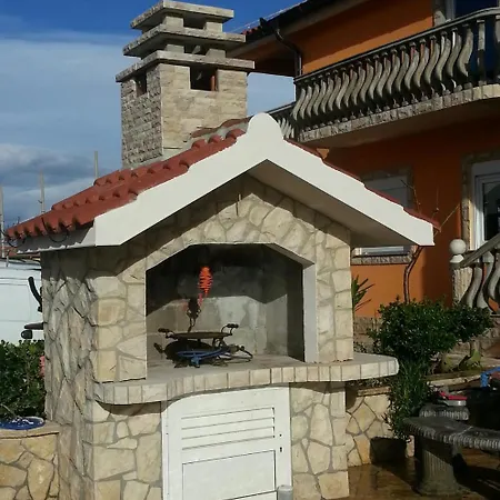 Apartment Nena Vir
